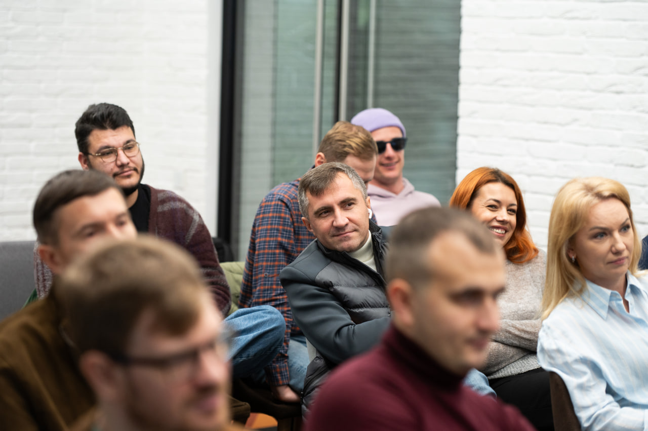 Mic dejun de afaceri: SMM a murit. Cum să te promovezi în 2026?